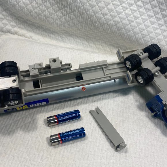 1994 Sunoco “Horn & Back-up alarm sounds” Tanker Truck, with running lights - Picture 12 of 15